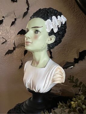 Gothic Bride of frankenstein bust green color HTF MOVIE MONSTER Halloween